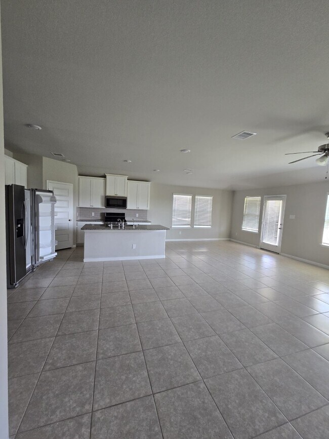 Foto del edificio - 2815 Dry Creek Dr