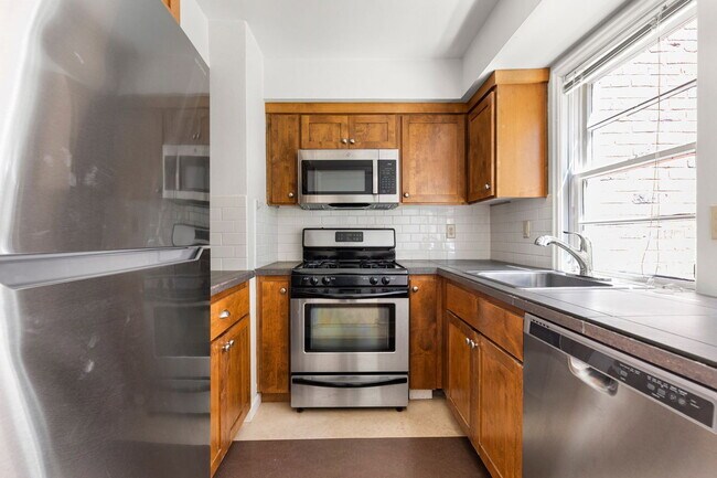 Foto del edificio - 235 NE 61st Ave
