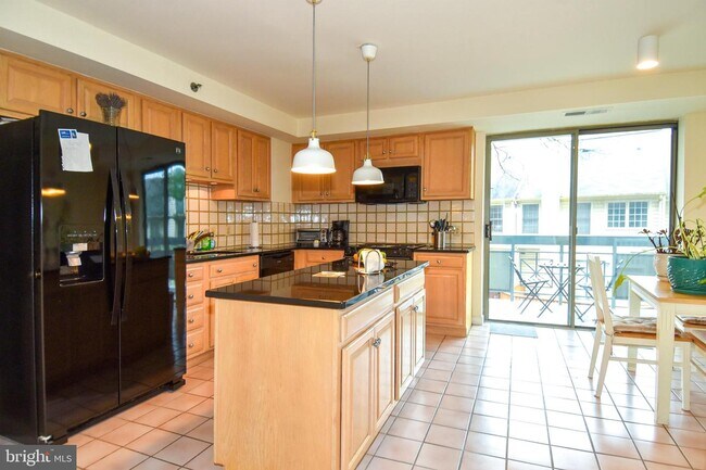 Building Photo - 5450 Whitley Park Terrace