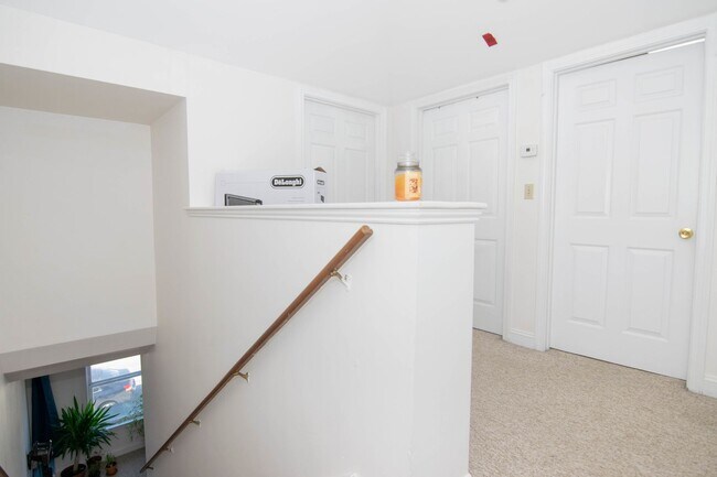 Foto del edificio - Brighton 3 Bed – 2.5 Baths – 2 Parking Spots Included – No Fee
