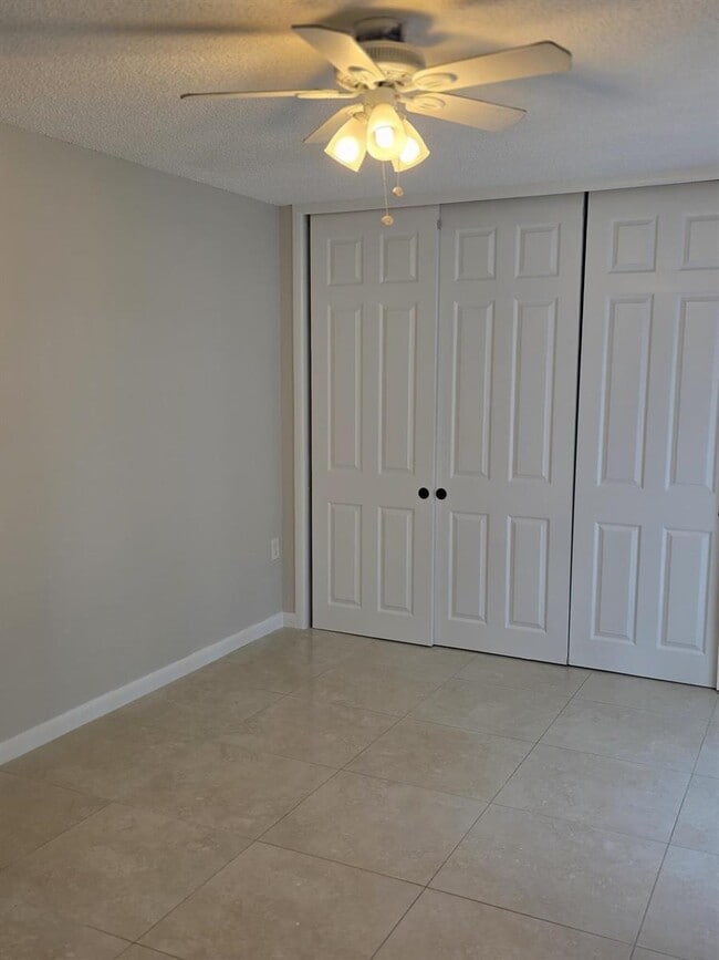 Building Photo - 3900 County Line Rd