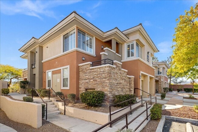 Foto del edificio - Modern Summerlin 2 Bedroom Condo with Garage - Fully Furnished