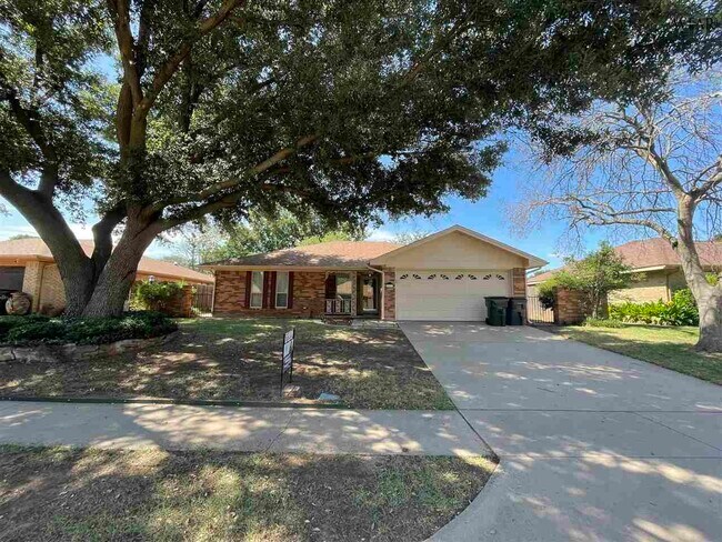Building Photo - 2807 Concho Ln