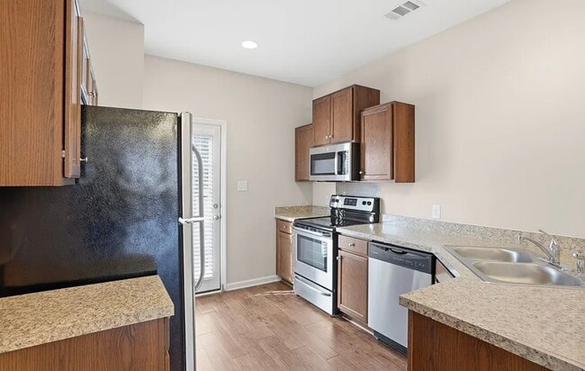 Building Photo - 415 Olde Ivey Square
