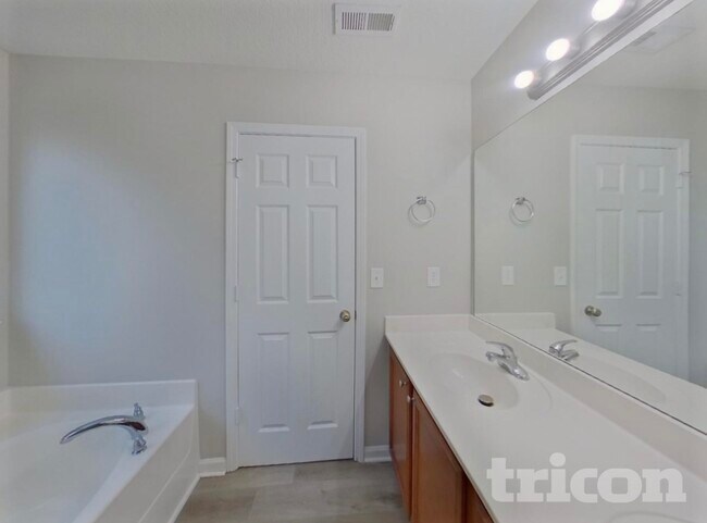 Foto del edificio - Ready To Move Now In Alderwood Ct.