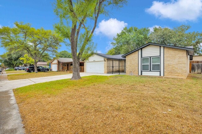Building Photo - Beautiful Home in San Antonio's NW availab...