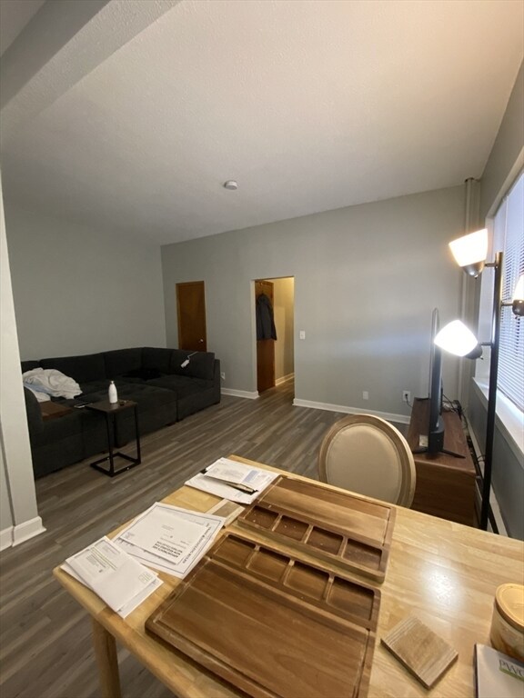 Foto del edificio - 1880 Commonwealth Ave