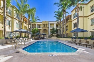 Building Photo - Sofi at Topanga Canyon