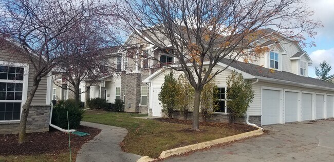 front view - 10325 Providence Dr