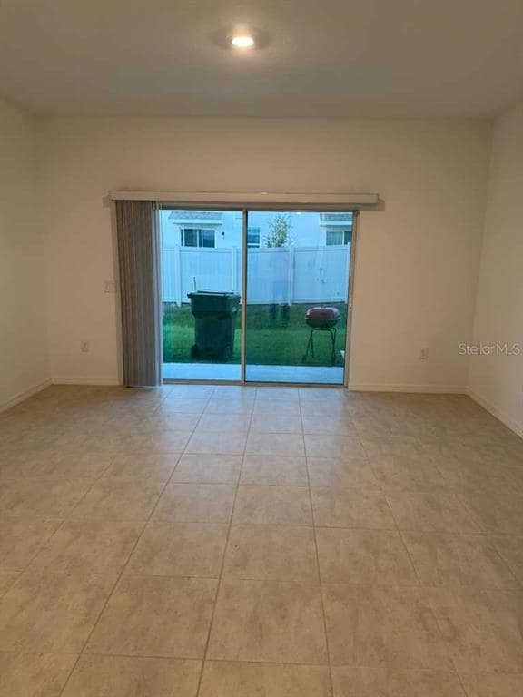 Foto del edificio - 3184 Skyline Lp