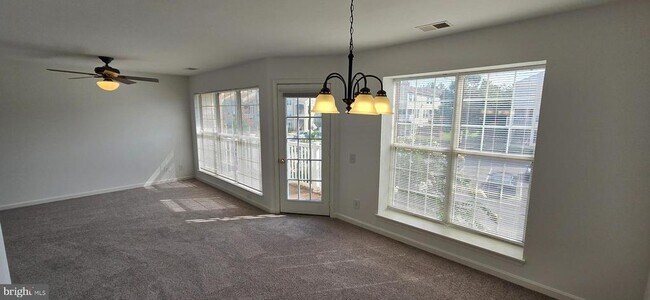 Foto del edificio - 9262 Cardinal Forest Ln