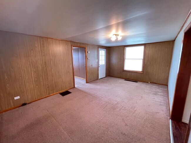 Living Room - 162 Sunset Dr
