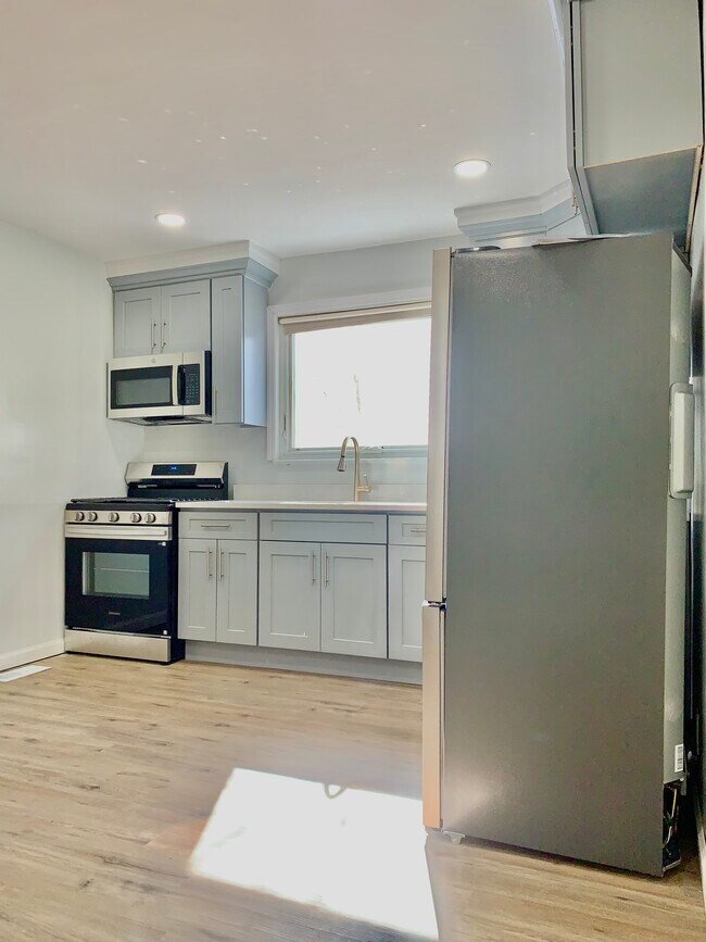 Foto del edificio - 336 Scranton Ave