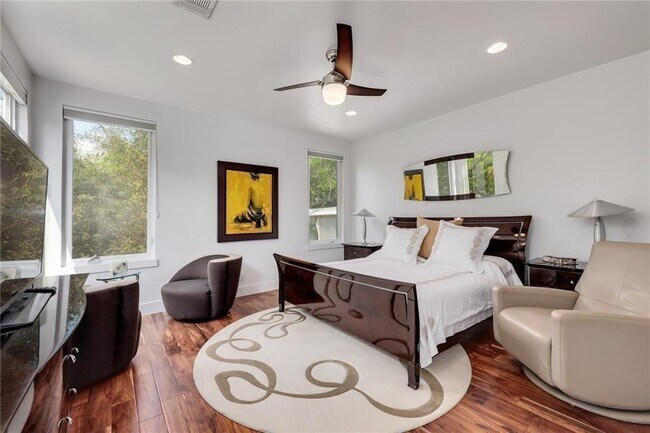 Building Photo - 708 W Milton St