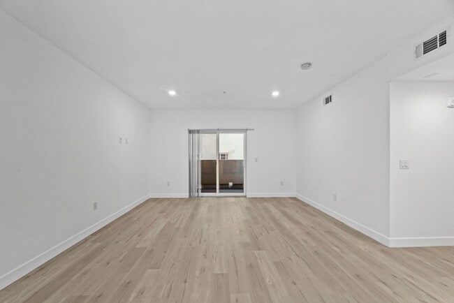 Interior Photo - TALA Local at 3057-3067 W. Pico Blvd