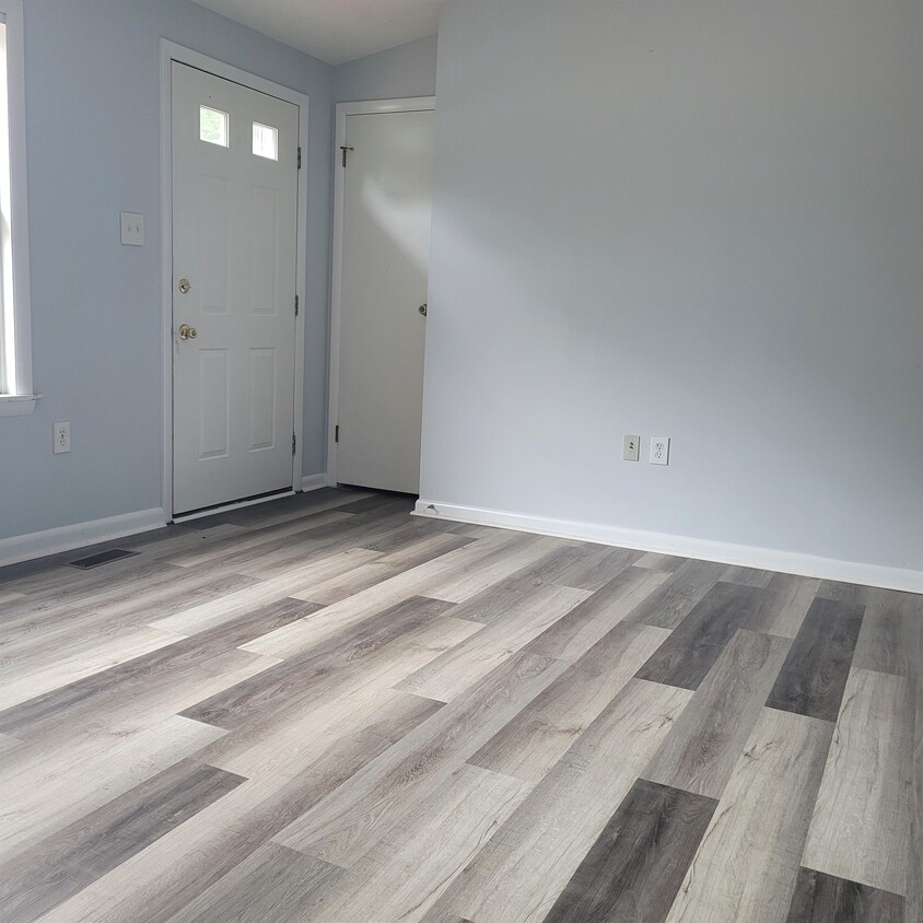 Building Photo - 8779 St Andrews Dr