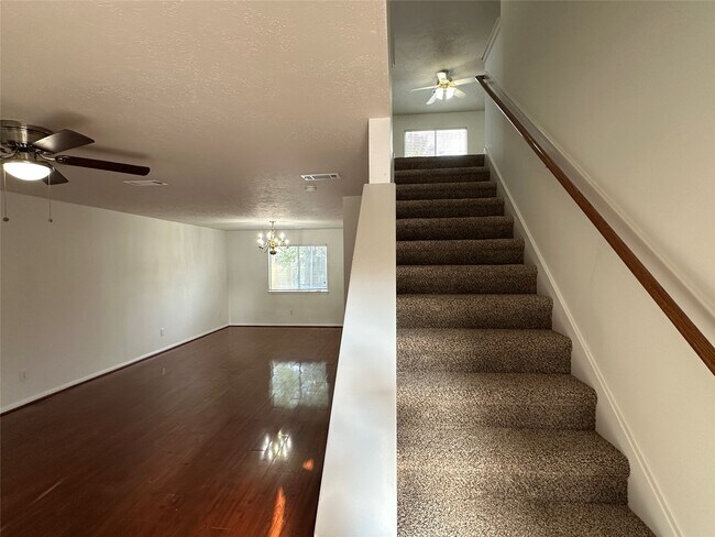 Building Photo - 16030 Clayton Green Dr