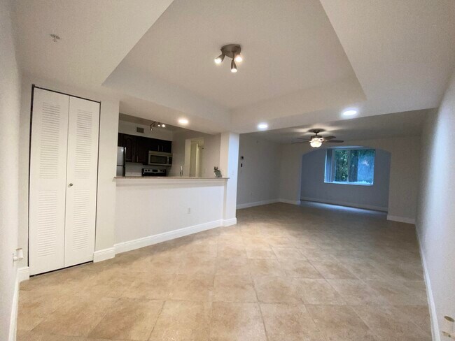 Building Photo - 400 Scotia Dr