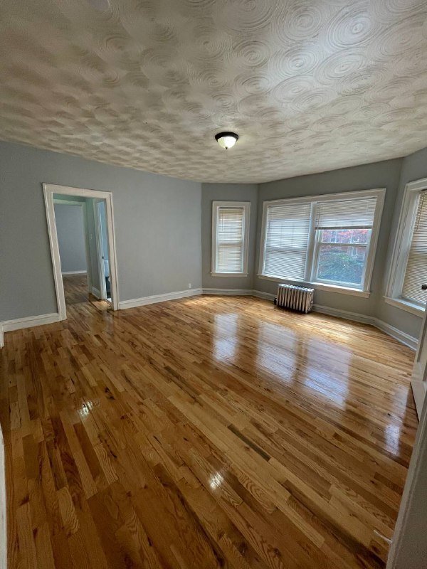 Primary Photo - 7456 S Eberhart Ave