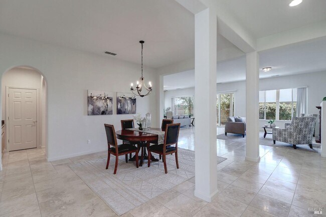 Foto del edificio - 319 Crystal Downs Dr