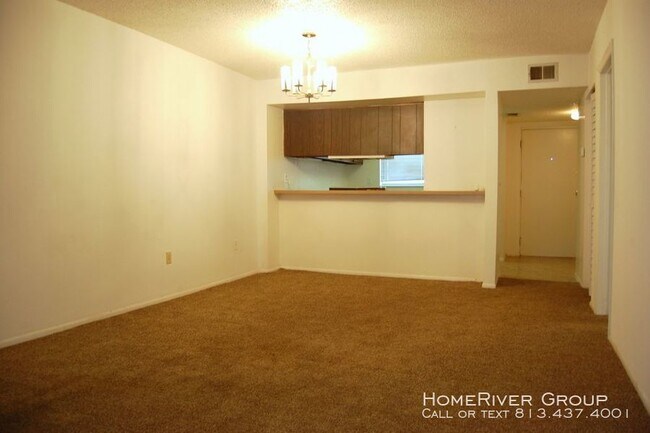 Building Photo - 1 Bedroom 1 Bath Condo in Coachman Creek