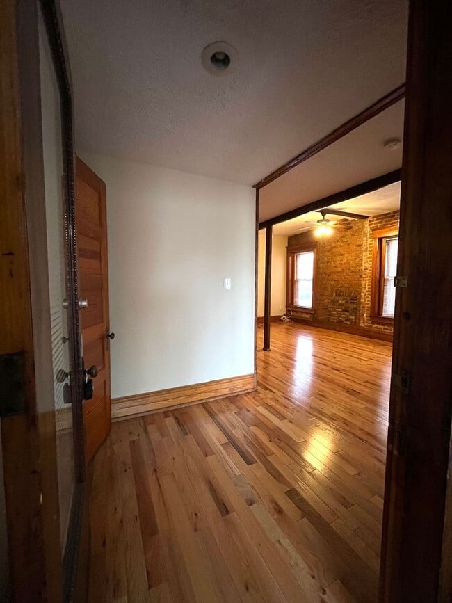 Building Photo - 1456 S 4th St