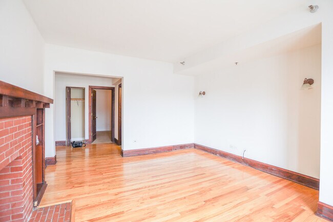 Foto del edificio - 3702 N Sheffield Ave