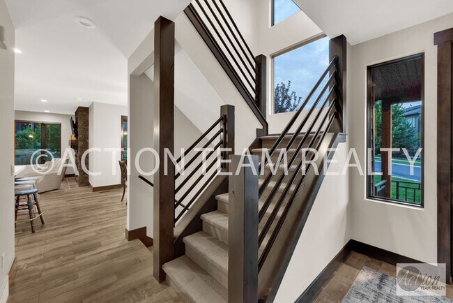 Building Photo - Beautiful Townhome in Huntsville