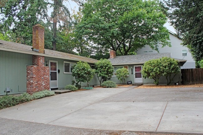 Building Photo - 8829-8833 SE 16th Ave