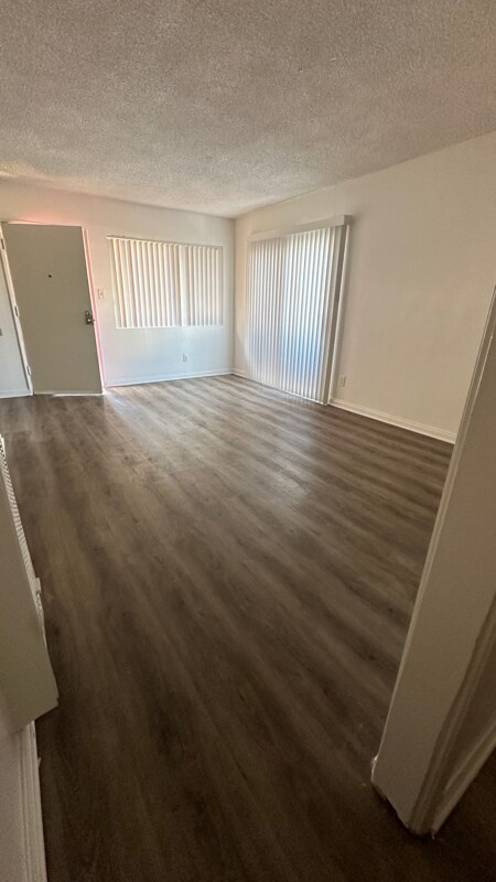 Foto principal - 6833 Sepulveda Blvd