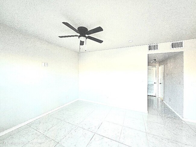 Building Photo - 2777 Chavarria St