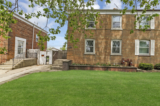 Building Photo - 5156 W 63rd Pl
