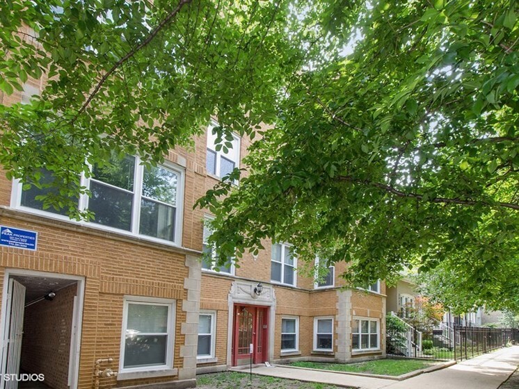 Foto principal - 2645 N Fairfield Ave