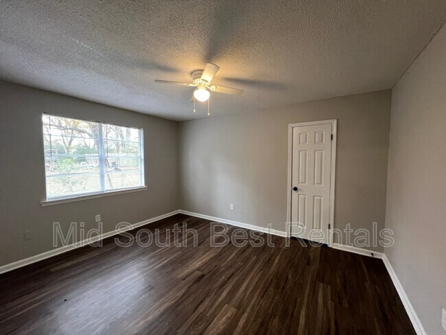 Building Photo - 3260 Coleman Ave