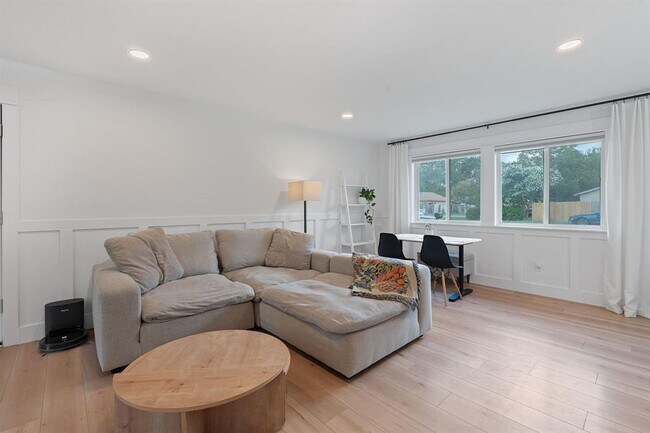 Foto del edificio - 5001 Dove Springs Dr