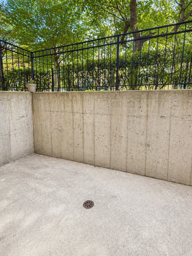 Foto del edificio - 4237 N Kenmore Ave