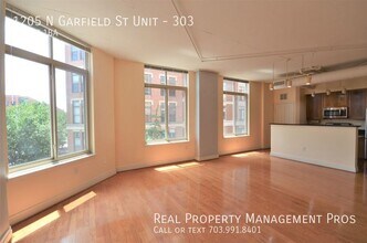 Building Photo - 1205 N Garfield St