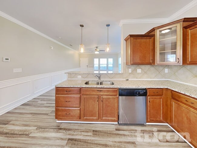 Building Photo - 704 Rocky Grove Glen