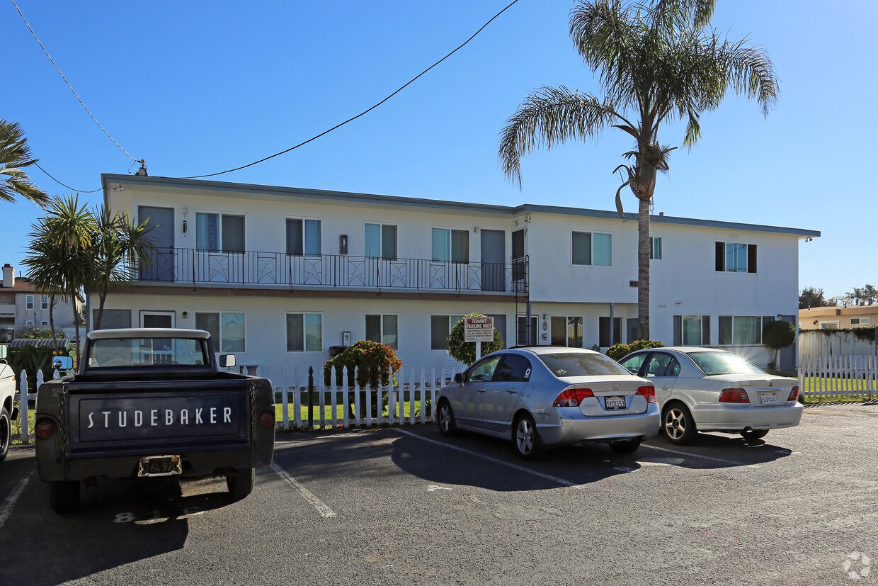 Building Photo - 820 S Myers St