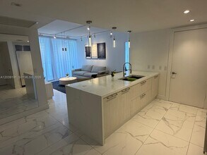 Building Photo - 475 Brickell Ave