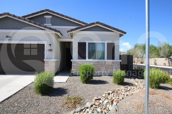 Building Photo - 2772 E Tonto Ln