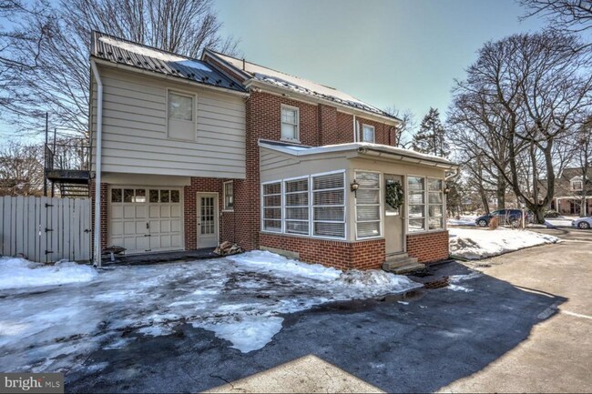 Building Photo - 1 Mayfield Dr