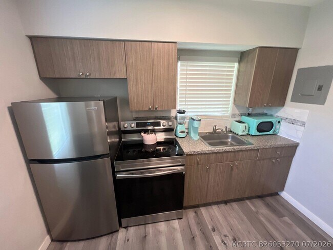 Foto del edificio - 140 NE 71st St