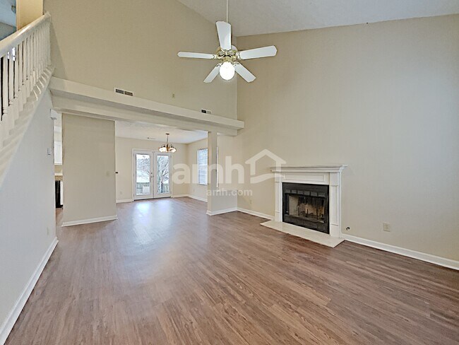 Foto del edificio - 705 Jaywood Drive