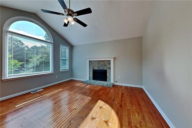 Building Photo - 4 Oak Landing Trail S