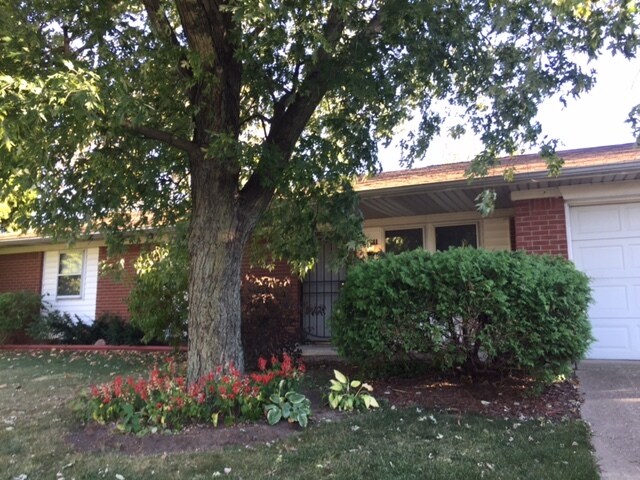 Foto principal - 9811 E 24th St