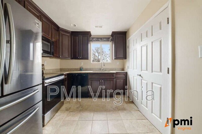 Foto del edificio - 324 W 36th St