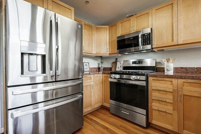 Building Photo - 350 N 2nd Street #321, Unit 321