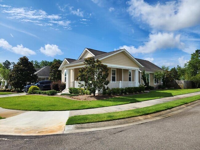 Foto del edificio - 821 Wildflower Dr