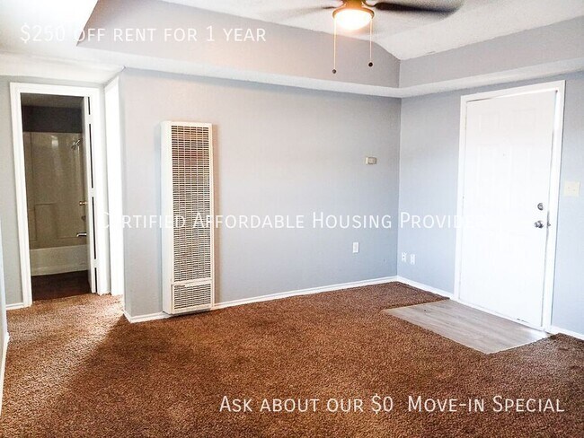 Building Photo - 710 9th St